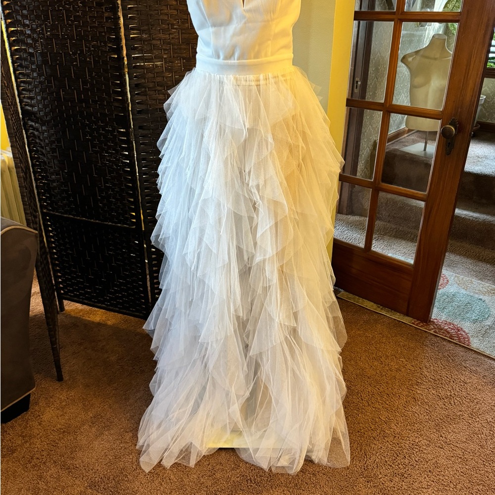 Elegant White Tulle Skirt